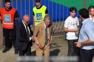 时光匆匆！这位步履蹒跚的耄耋老人，是多少国米球迷的“老爹”